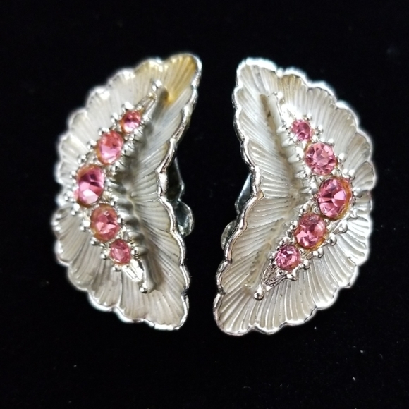 Vintage Mid Century 1950s Pink Rhinestone Silver Tone Clip Earrings - Picture 4 of 10